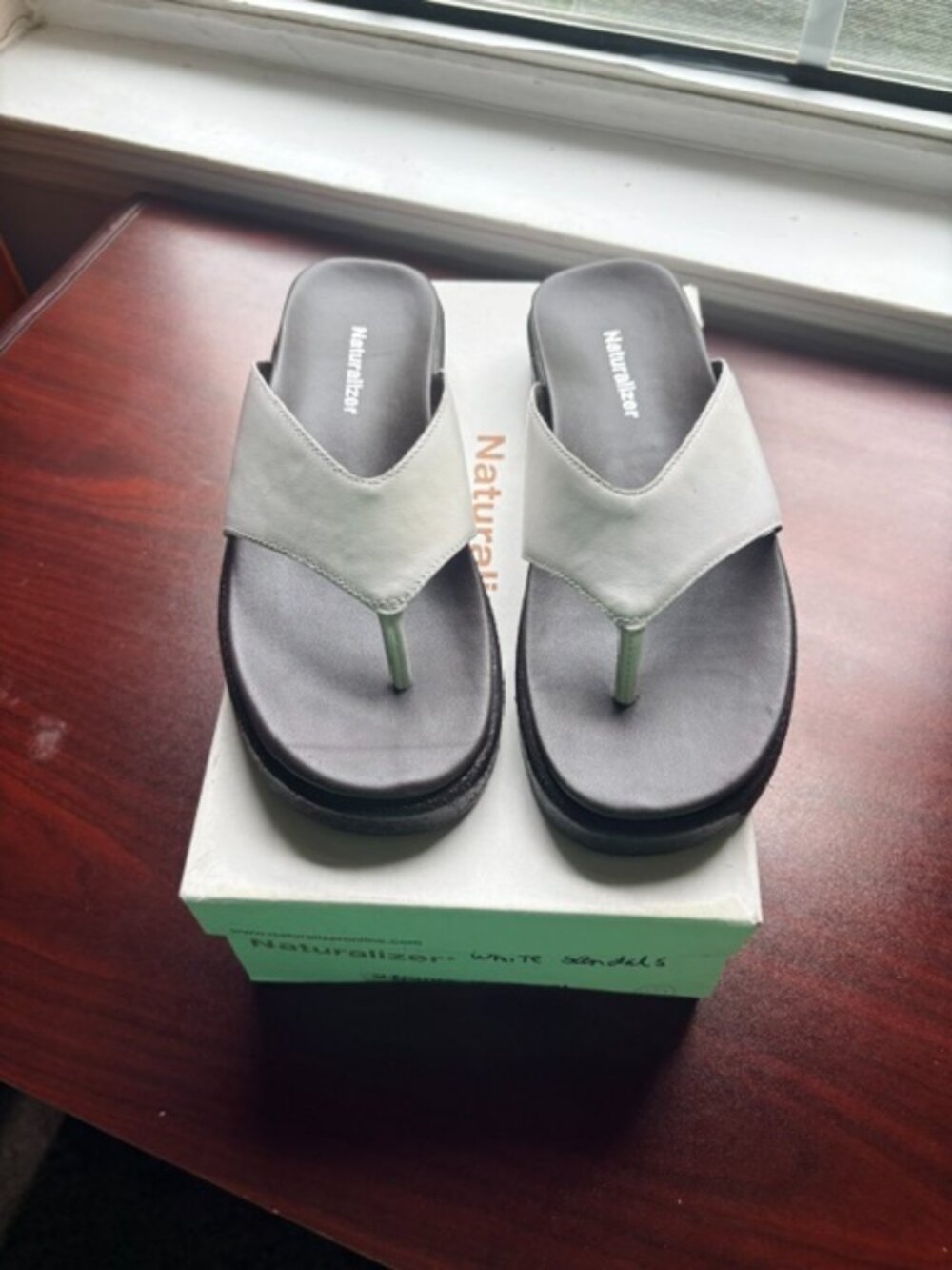 Naturalizer “Sunshine” White Leather Platform Sandals – Size 8M